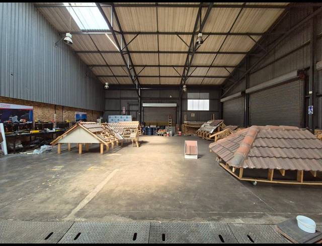 1,586M² WAREHOUSE TO LET IN ROODEKOP